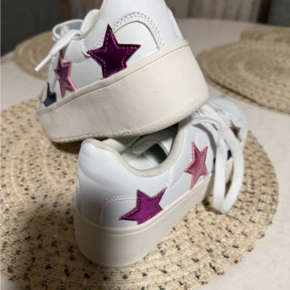 J Adams  8.5 White Multi-Star Sneakers - Picture 5 of 6